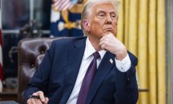 البيت الأبيض يوضح سبب كدمة ترامب على ظهر يده اليمنى 